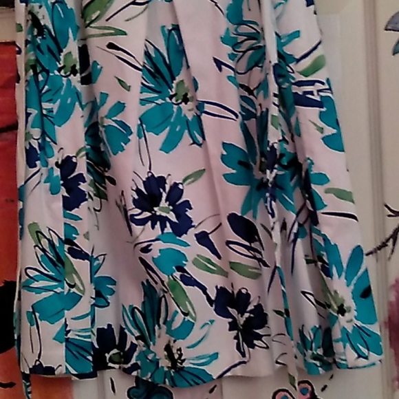 Prom dress - Picture 2 of 4